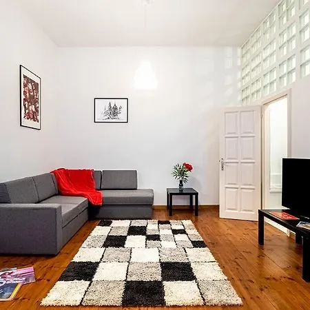 Lazar - Basilica Downtown Apartment *